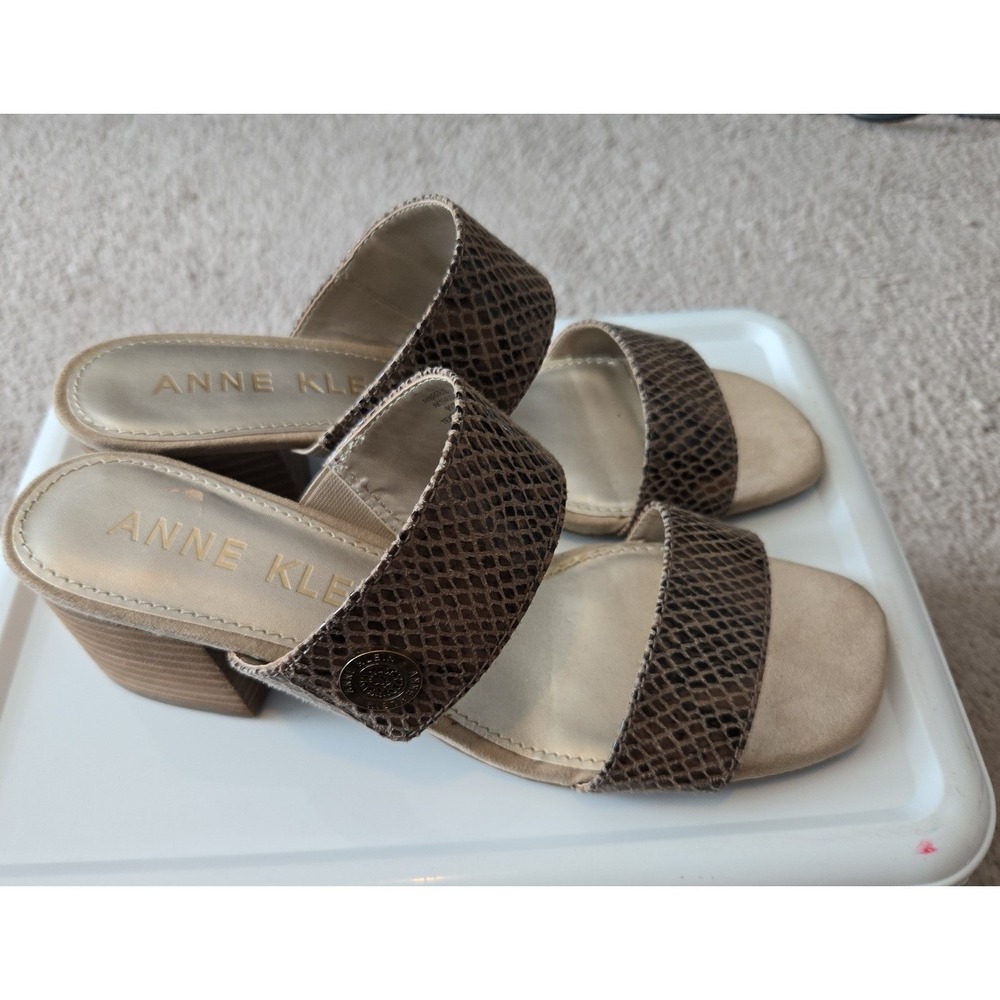 Anne Klein Sandals snake designs Size 9 1/2 , 2 1/2 inch heels Tan & Brown - Picture 2 of 5